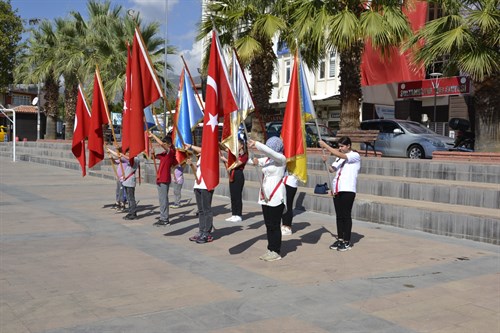 İlçemizde 19 Eylül Gaziler Günü Anma Töreni Cumhuriyet Meydanında Yapıldı.