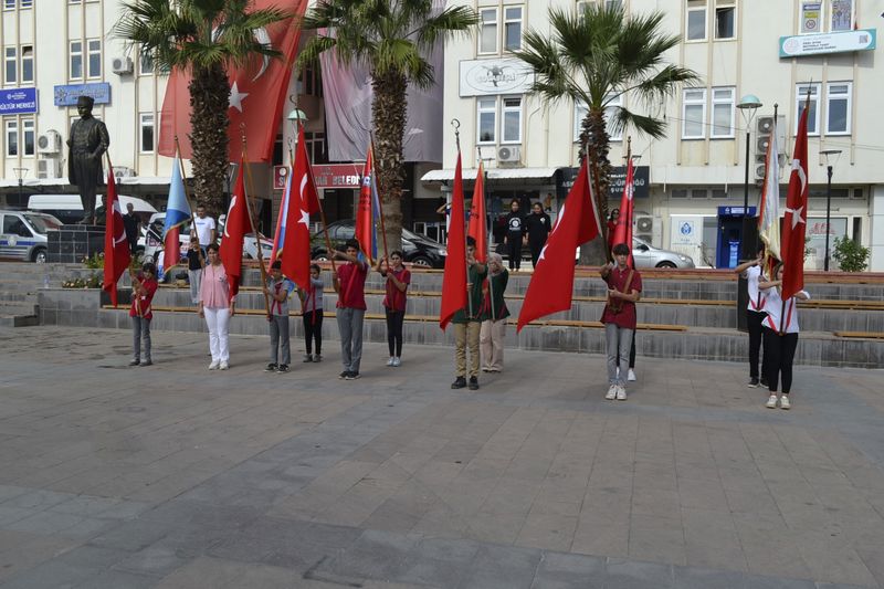 Cumhuriyet Bayramımızı Cumhuriyet'imizin İlanının 100. Yılına Yakışır Şekilde Kutluyoruz...